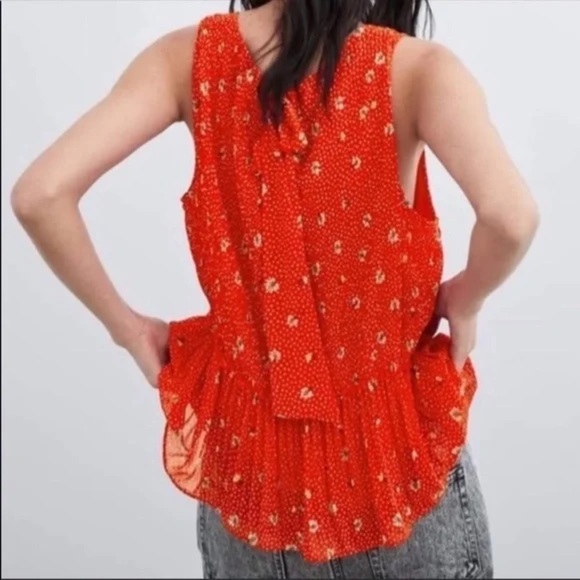 ZARA Red Floral Daisy Printed Pleated Sleeveless Blouse V-Neck Top Size Small - Picture 2 of 14